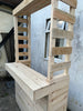 Große rustikale Gartenbar aus Holz mit Dach