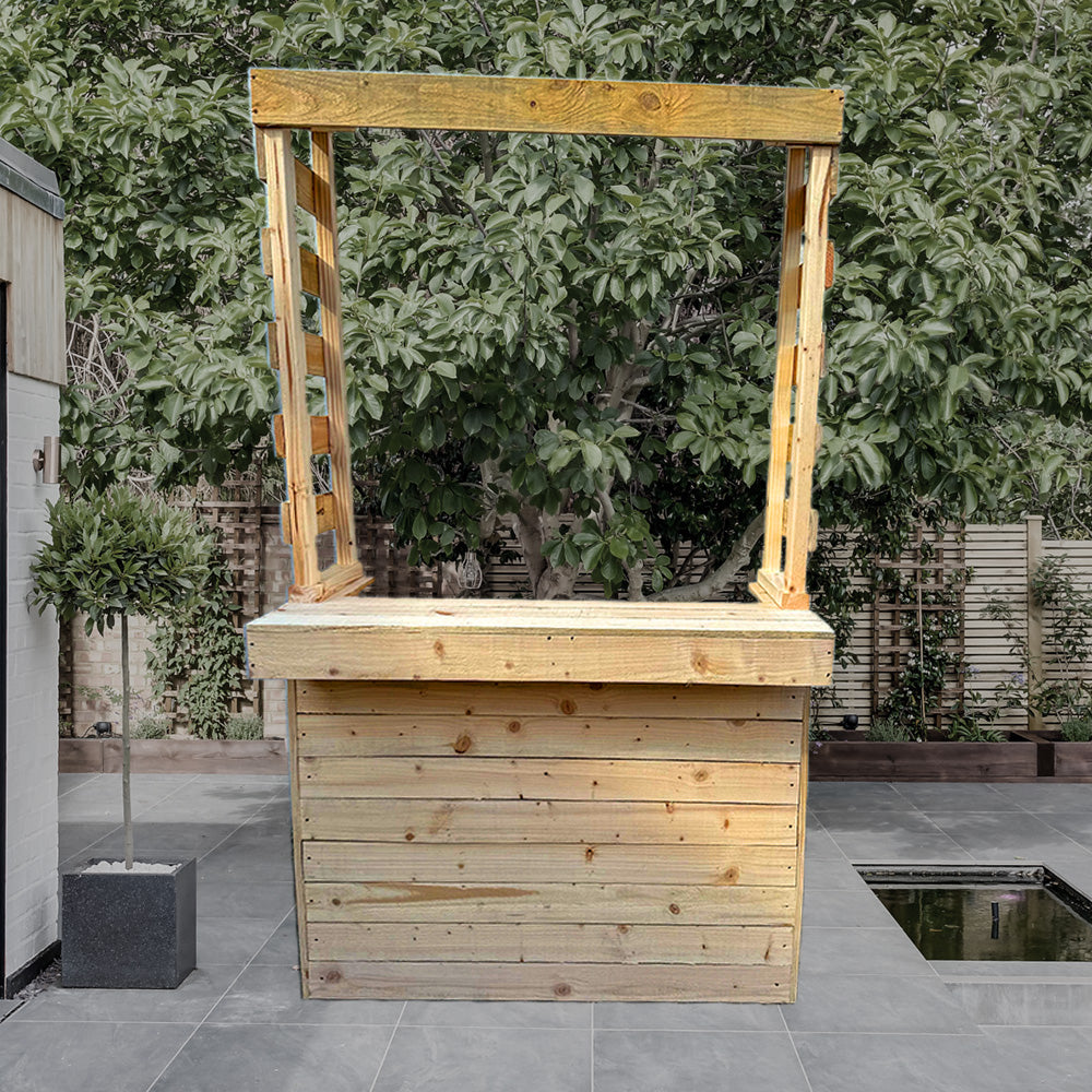 Große rustikale Gartenbar aus Holz mit Dach