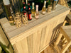 Rustikale Cocktailbar aus Holz 