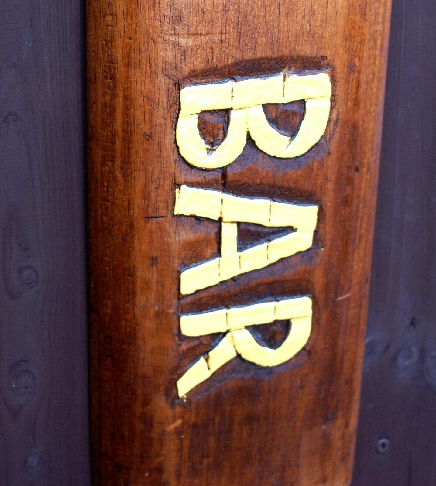 Rustikales Tiki-Ruder-Barschild